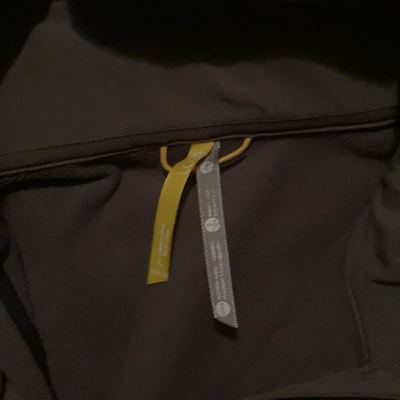 Lolë jacket - Picture 3 of 10